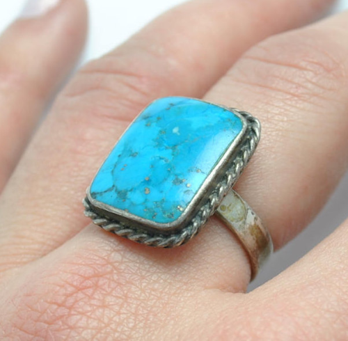 Bague carrée en turquoise