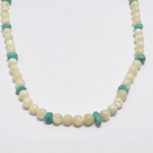 Collier de perles turquoise et nacre